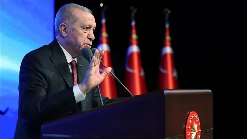 Siyasette Hizmet Üretiyoruz